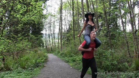 Clubstiletto – Miss Jasmine – Three Trick Pony