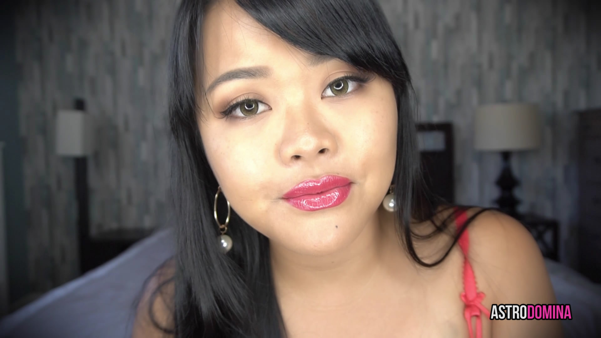 AstroDomina: Love Me