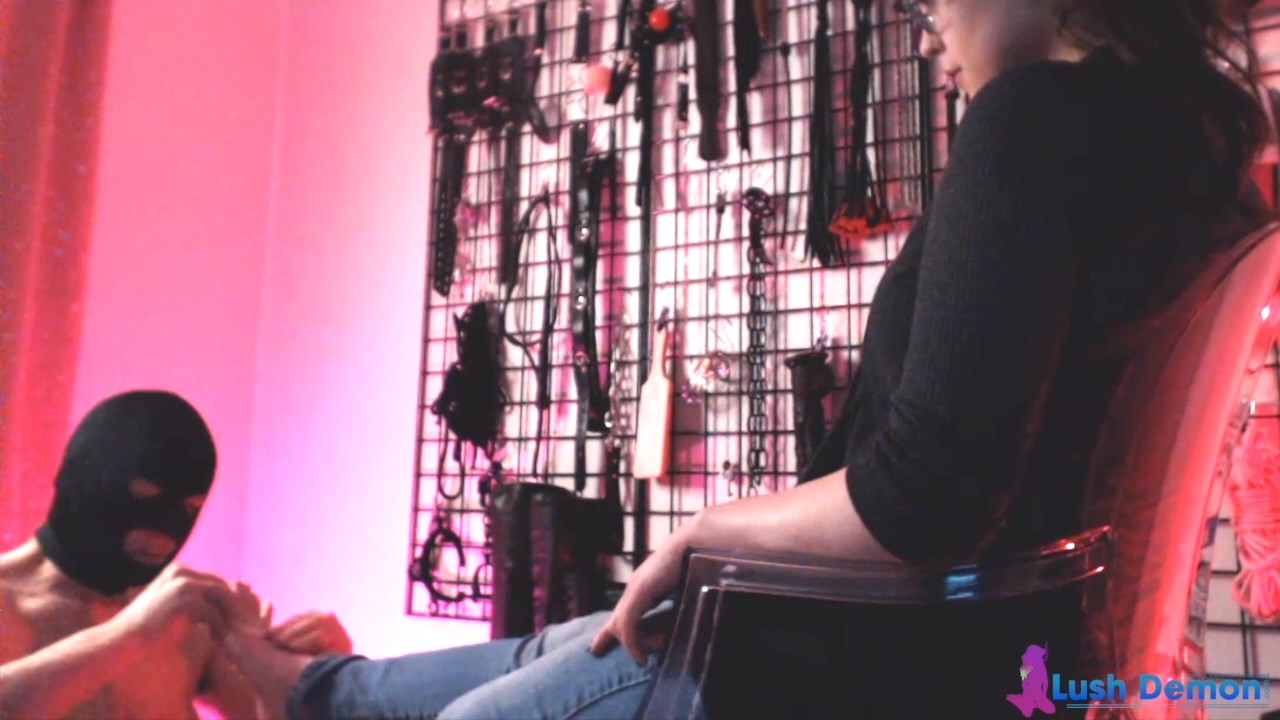 Demon Goddess Jane: Foot Worship MY Way – Foot Slave Training