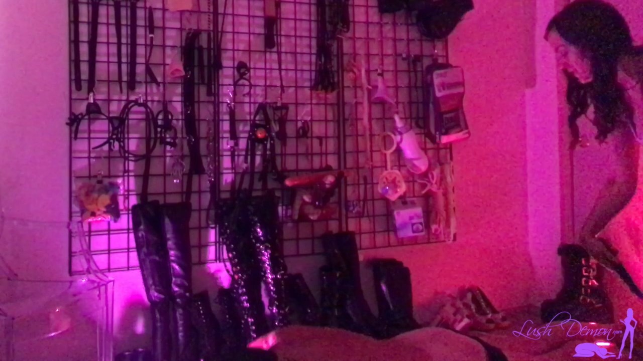 Demon Goddess Jane: Shitstain Serves – Burning